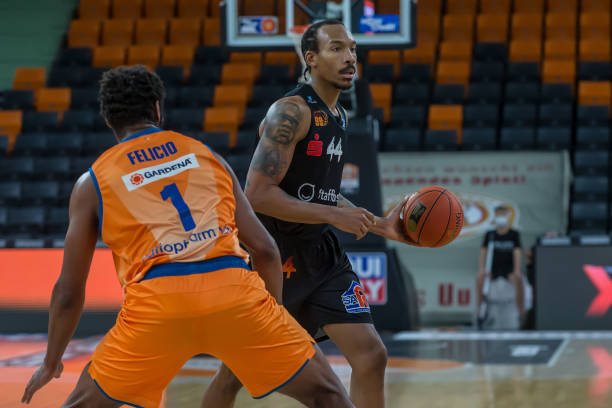 防守稳定性 防守稳定性